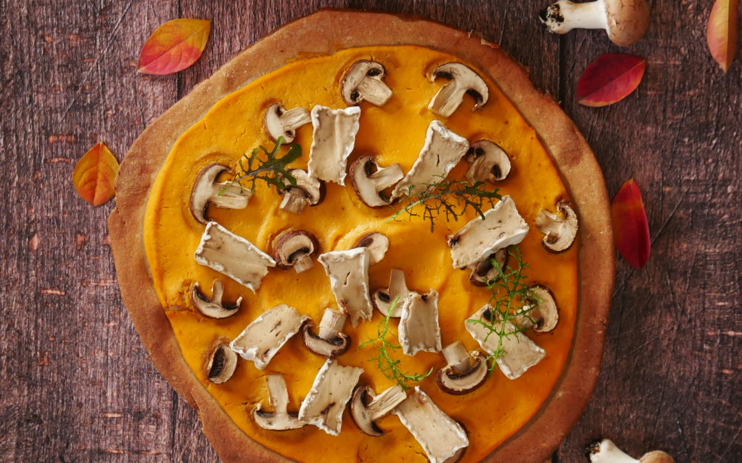Pizza d’automne à la crème de butternut, aux champignons et au Camm’Vert